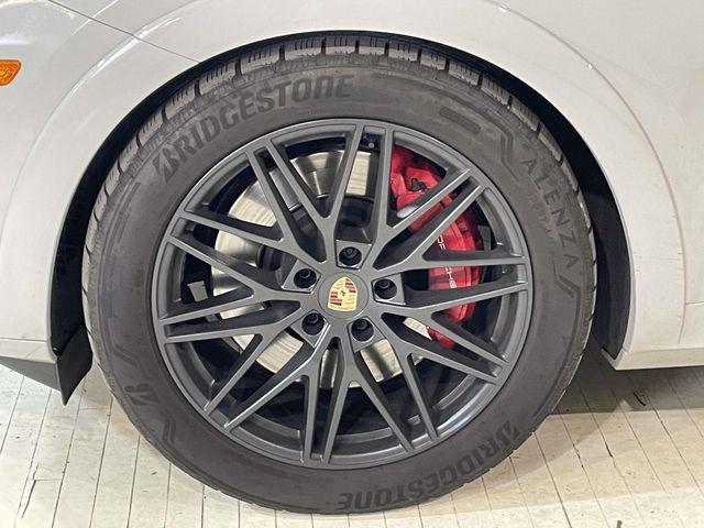 2025 Porsche Cayenne GTS