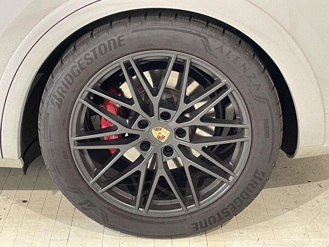 2025 Porsche Cayenne GTS