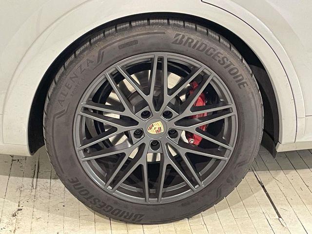 2025 Porsche Cayenne GTS