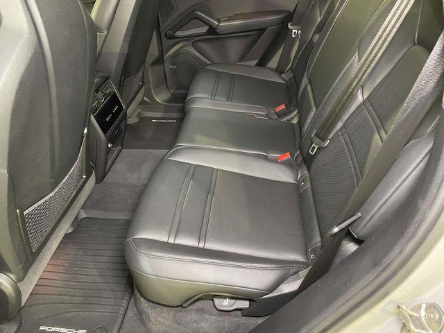 2025 Porsche Cayenne GTS