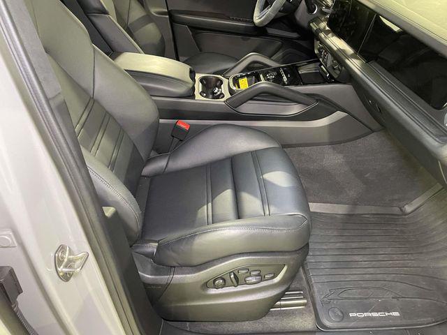 2025 Porsche Cayenne GTS