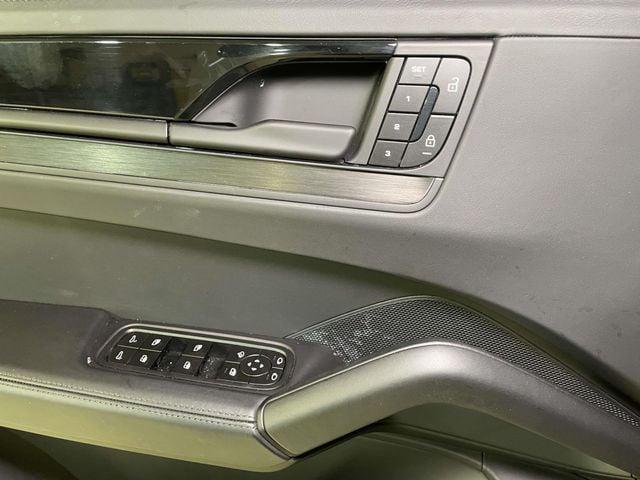 2025 Porsche Cayenne GTS