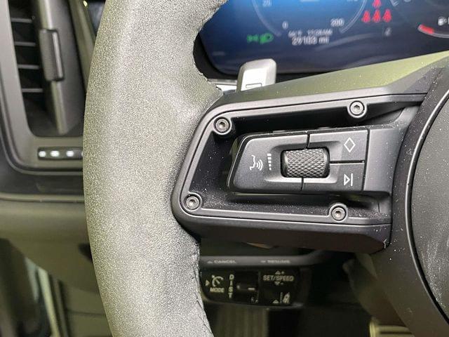 2025 Porsche Cayenne GTS