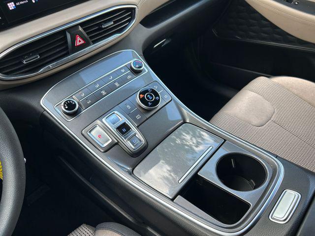 2022 Hyundai Santa Fe SE