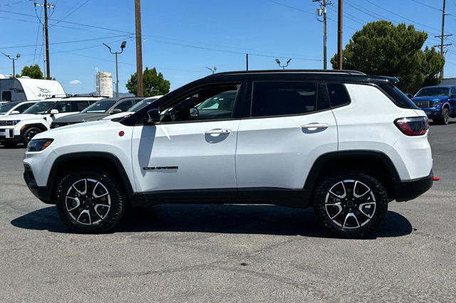 2025 Jeep Compass Trailhawk 4x4