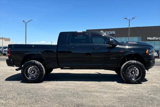 2024 Ram 3500 Limited Mega Cab 4x4 6'4" Box