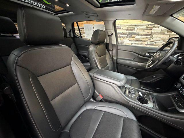 2022 GMC Acadia AWD SLT