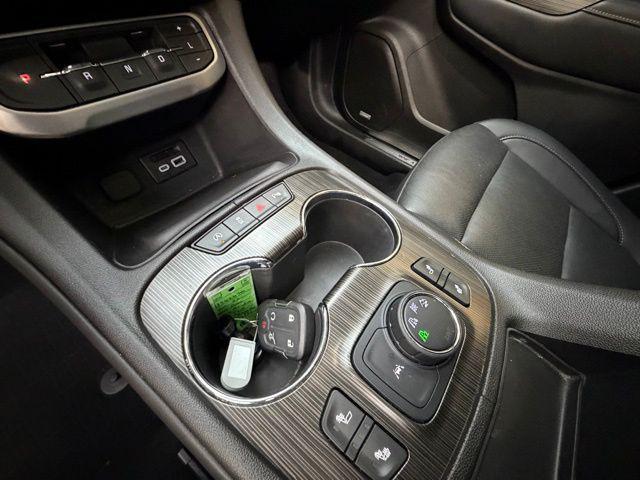 2022 GMC Acadia AWD SLT