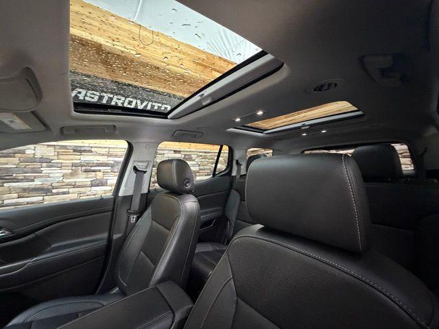 2022 GMC Acadia AWD SLT