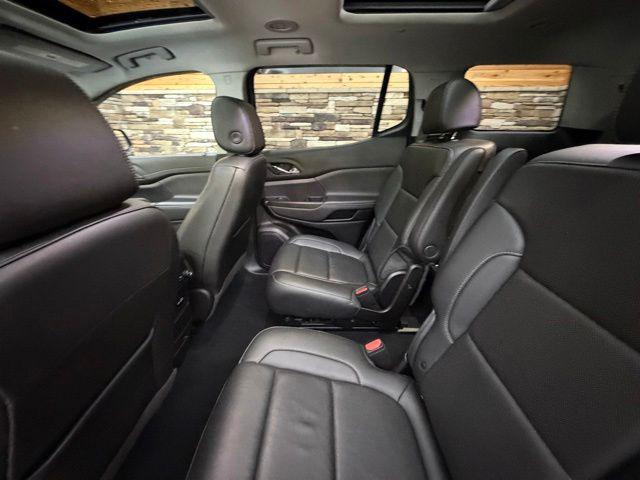 2022 GMC Acadia AWD SLT