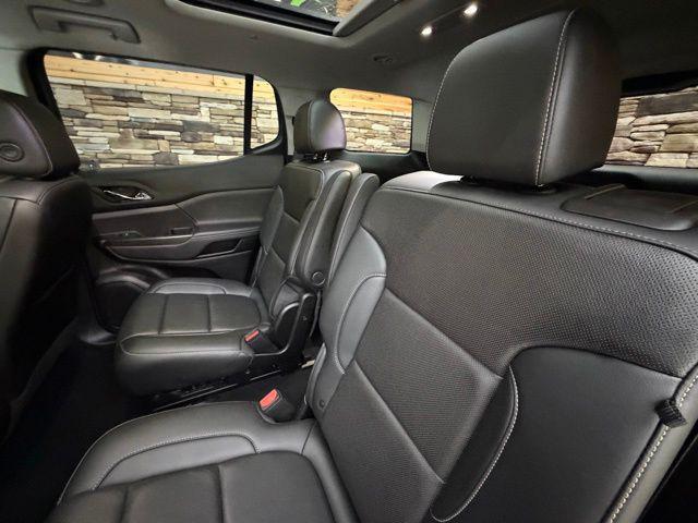 2022 GMC Acadia AWD SLT
