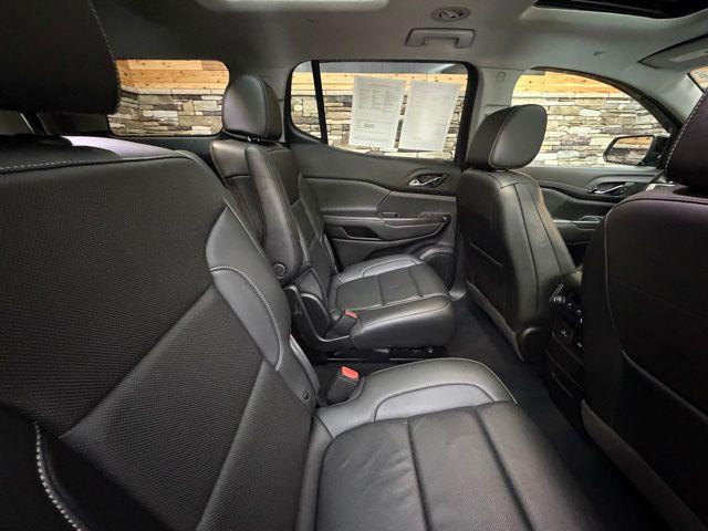 2022 GMC Acadia AWD SLT