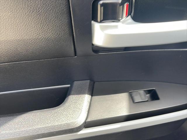 2016 Toyota Tundra SR5 5.7L V8