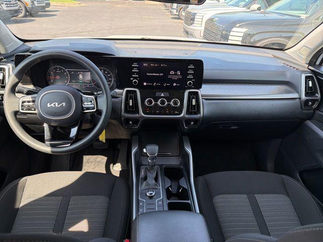 2023 Kia Sorento LX