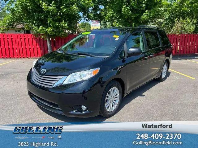 2017 Toyota Sienna XLE 8 Passenger for sale in Bloomfield Hills, MI