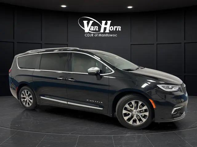 2023 Chrysler Pacifica Hybrid Pinnacle for sale in Manitowoc, WI