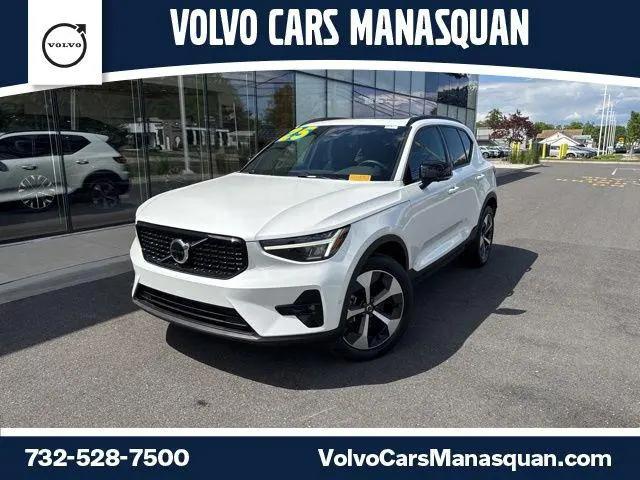 2025 Volvo XC40 B5 Plus Dark Theme for sale in Manasquan, NJ
