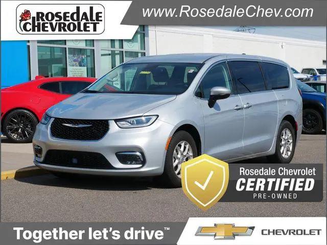 2023 Chrysler Pacifica Touring L for sale in Roseville, MN