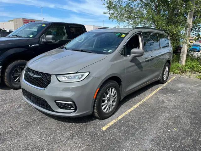 2022 Chrysler Pacifica Touring L for sale in Niagara Falls, NY
