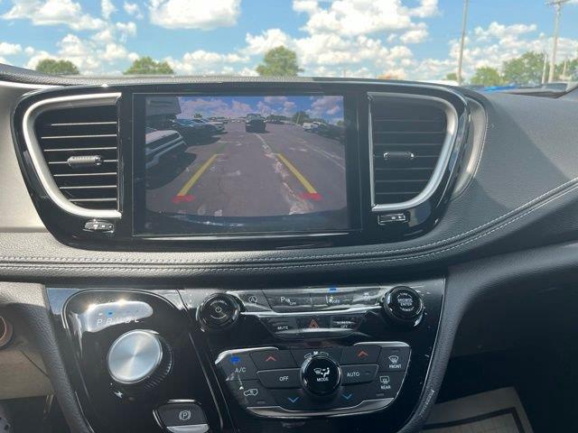 2027 Chrysler Pacifica Limited