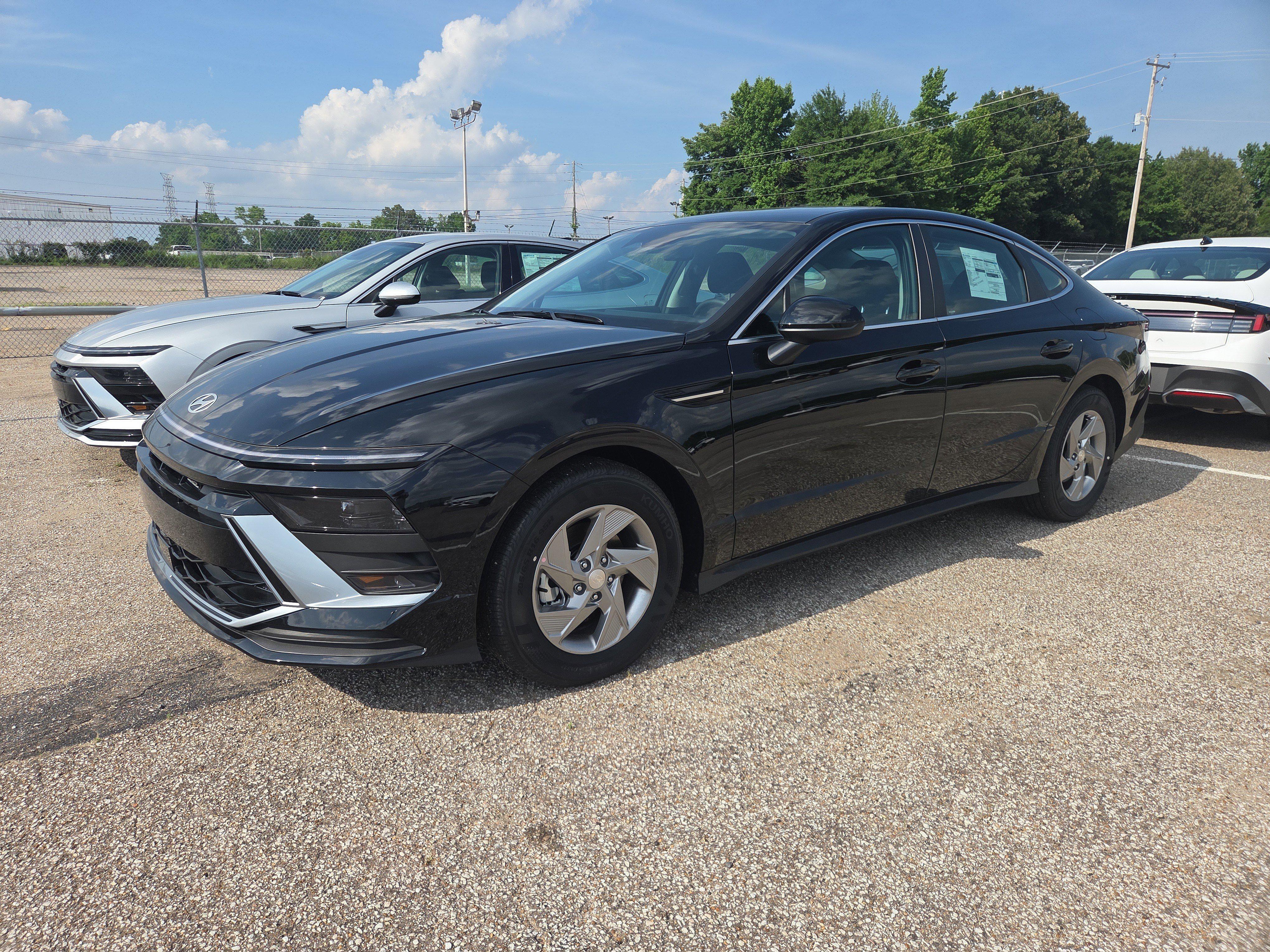 2026 Hyundai Sonata SE's photo