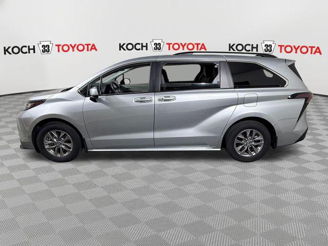 2023 Toyota Sienna LE