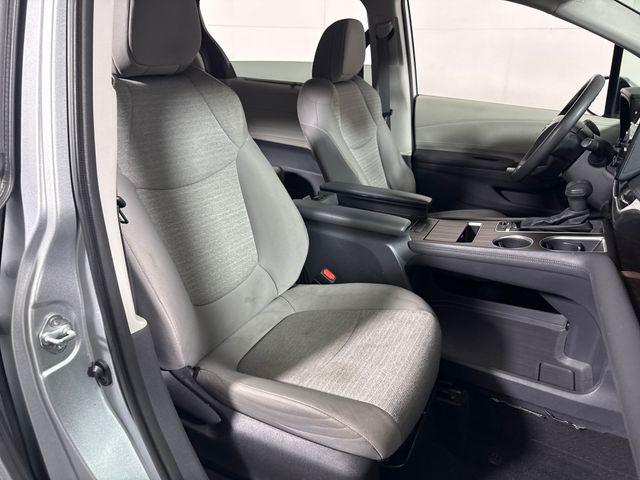 2023 Toyota Sienna LE