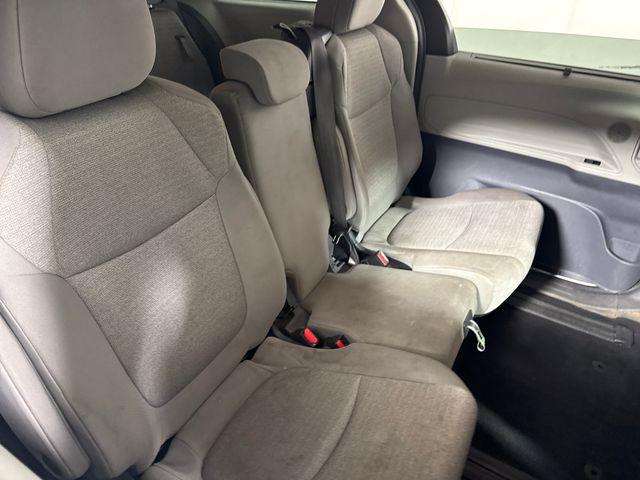2023 Toyota Sienna LE
