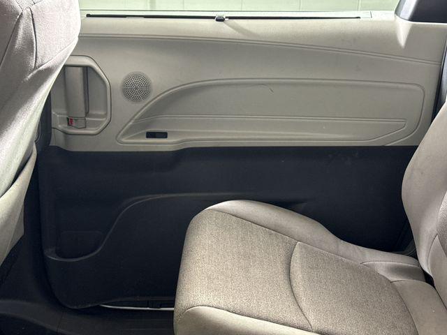 2023 Toyota Sienna LE