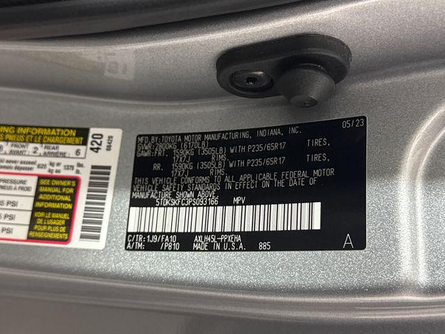 2023 Toyota Sienna LE