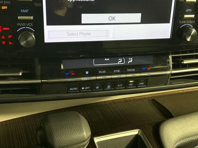 2023 Toyota Sienna LE