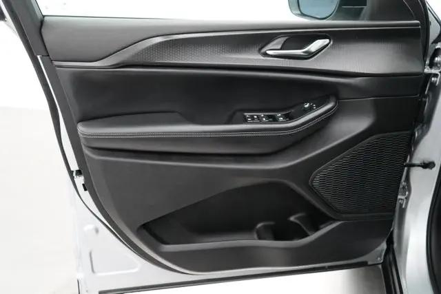 2024 Jeep Grand Cherokee L Laredo X 4x4