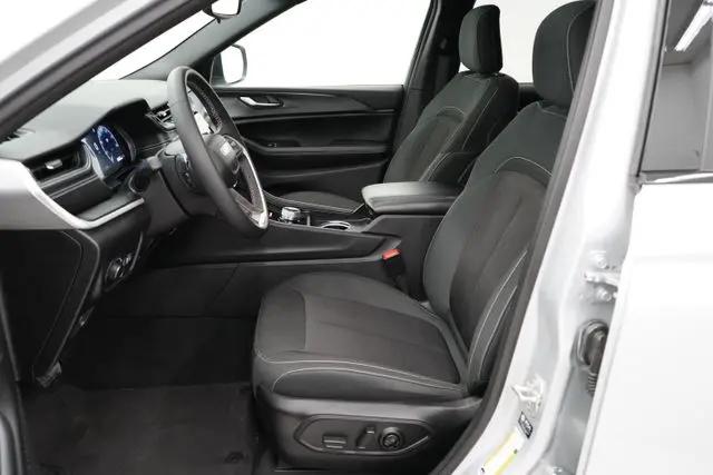 2024 Jeep Grand Cherokee L Laredo X 4x4