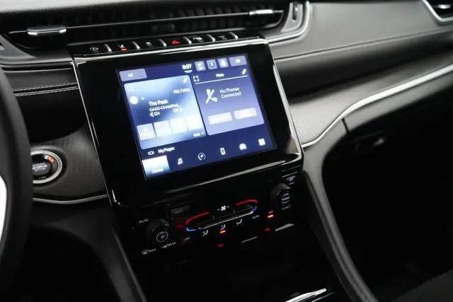 2024 Jeep Grand Cherokee L Laredo X 4x4