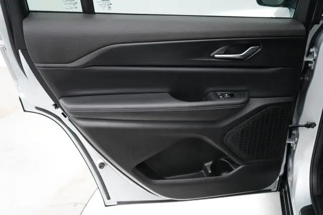 2024 Jeep Grand Cherokee L Laredo X 4x4