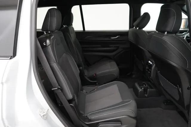 2024 Jeep Grand Cherokee L Laredo X 4x4
