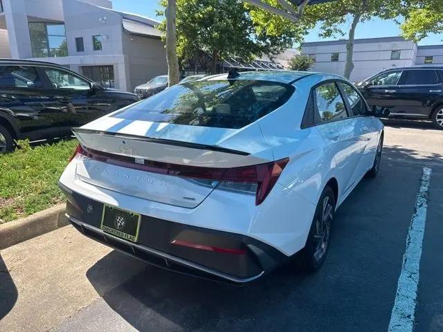 2025 Hyundai Elantra Hybrid SEL Sport