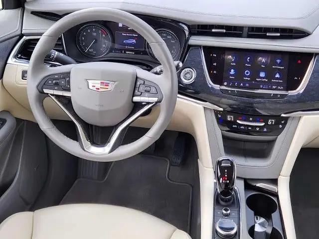 2023 Cadillac XT6 FWD Premium Luxury