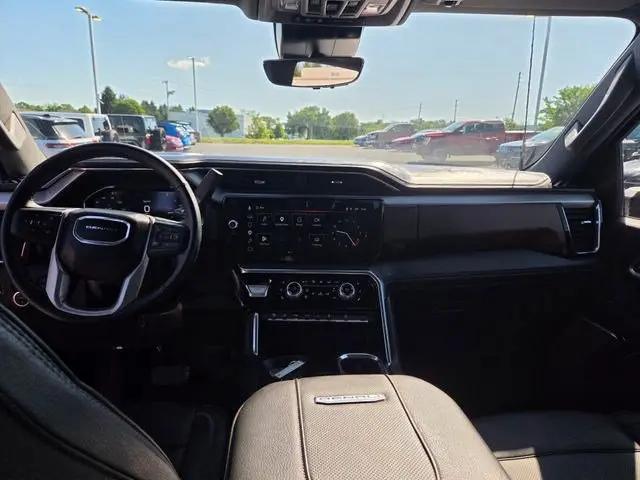2024 GMC Sierra 2500HD 4WD Crew Cab Standard Bed Denali