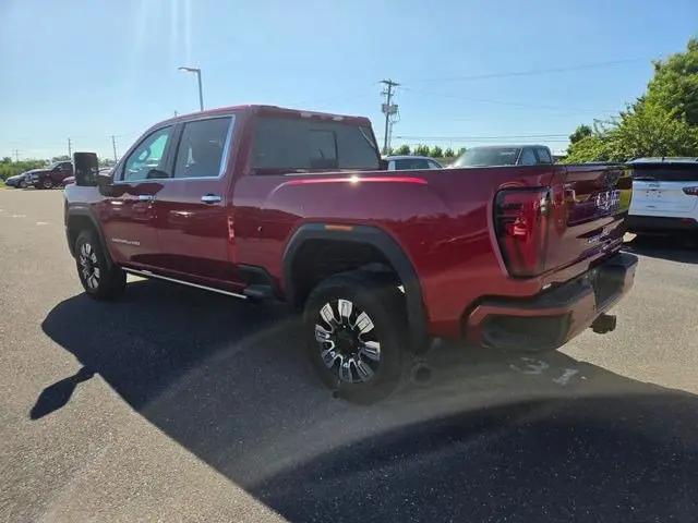 2024 GMC Sierra 2500HD 4WD Crew Cab Standard Bed Denali