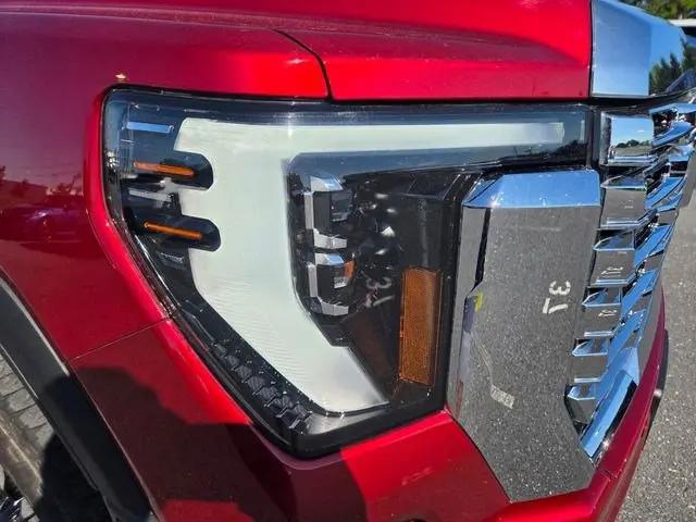 2024 GMC Sierra 2500HD 4WD Crew Cab Standard Bed Denali