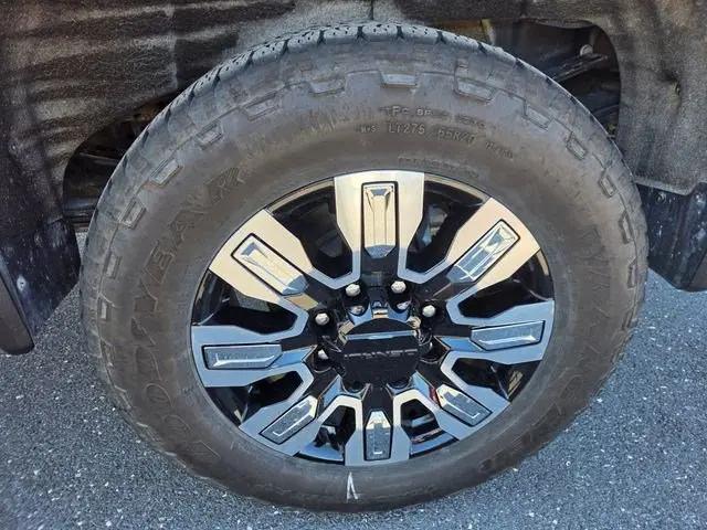 2024 GMC Sierra 2500HD 4WD Crew Cab Standard Bed Denali