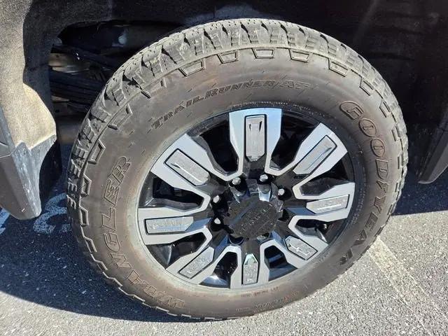 2024 GMC Sierra 2500HD 4WD Crew Cab Standard Bed Denali