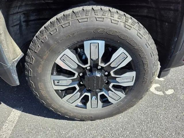 2024 GMC Sierra 2500HD 4WD Crew Cab Standard Bed Denali