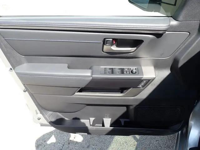 2026 Toyota Tundra Platinum Hybrid CrewMax 5.5' Bed
