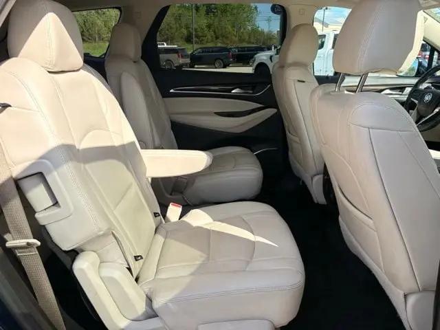 2023 Buick Enclave Essence AWD