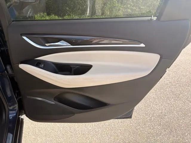 2023 Buick Enclave Essence AWD