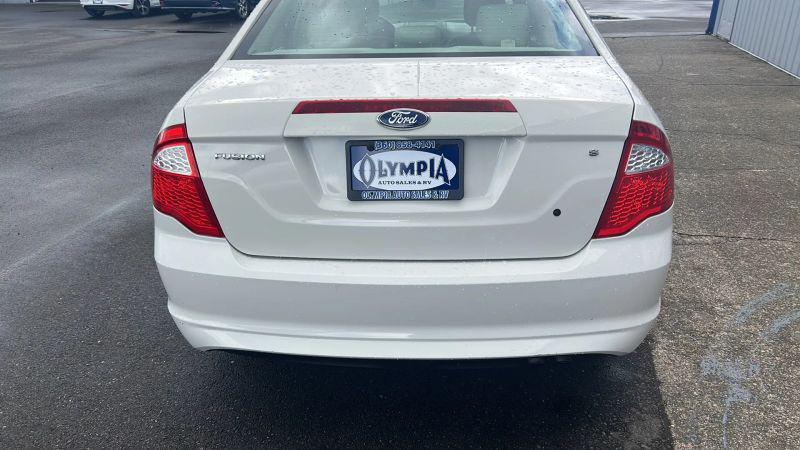 2011 Ford Fusion S