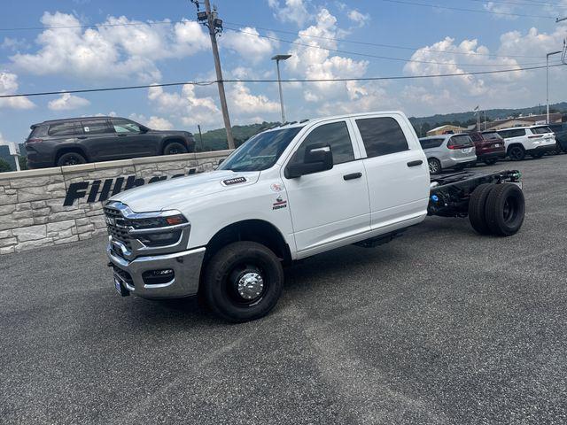 2026 RAM 3500 Chassis RAM 3500 TRADESMAN CREW CAB CHASSIS 4X4 60 CA