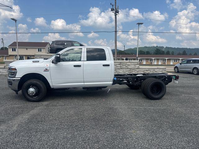 2026 RAM 3500 Chassis RAM 3500 TRADESMAN CREW CAB CHASSIS 4X4 60 CA